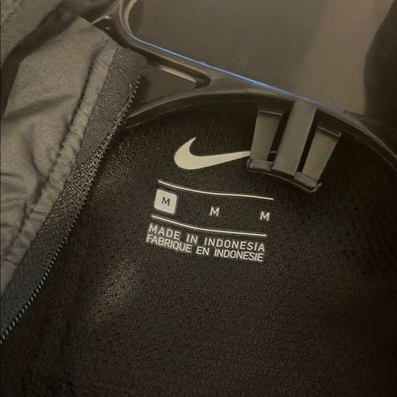 Nike Black Hooded Jacket - Picture 4 of 4